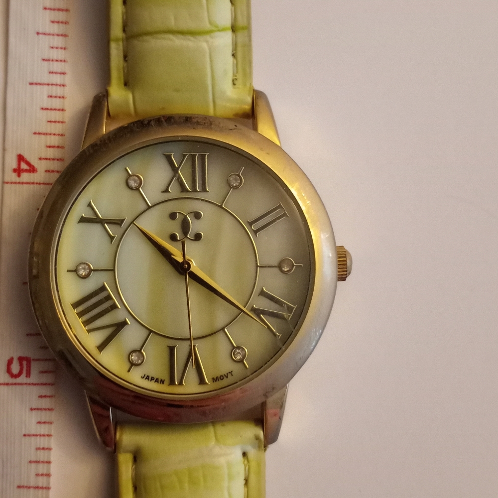 Fashion Watch Mother of Pearl Face Gold Tone Case Faux Band - Picture 4 of 7